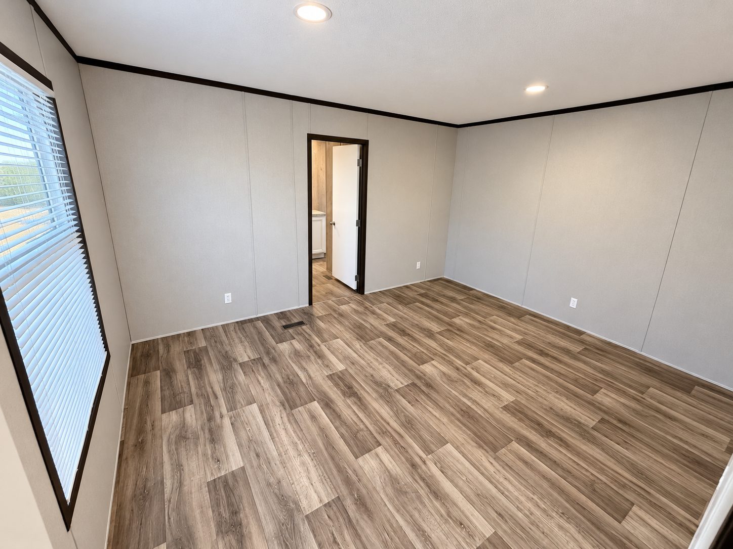 Lot #38 2022 Clayton MIYO